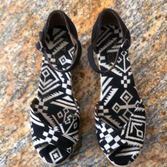 TOMS Espadrille wedge peep toe sandals – size 7.5 - Picture 2 of 8